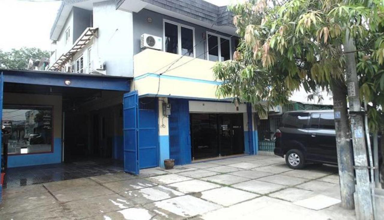 Venice Guest House Redpartner Jakarta Exterior photo